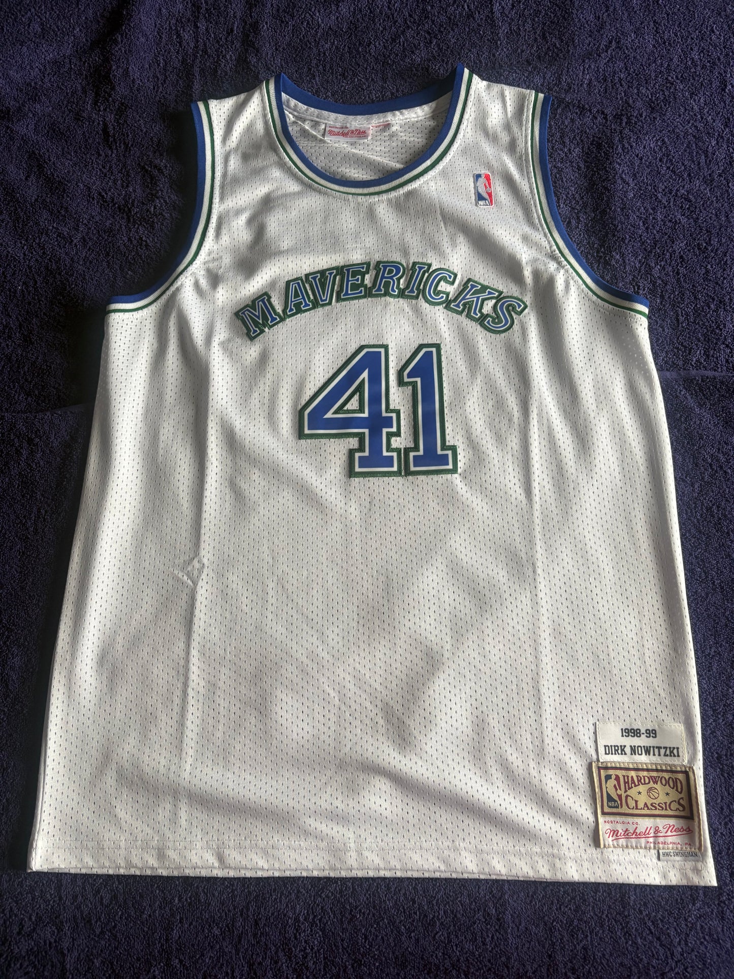 Dallas Mavericks M&N NBA HardWood Classics Basketball Vest Large Nowitzki 41