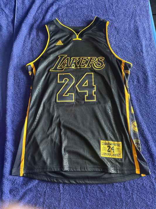 Los Angeles Lakers Fan Retro NBA Basketball Vest Large Bryant 24