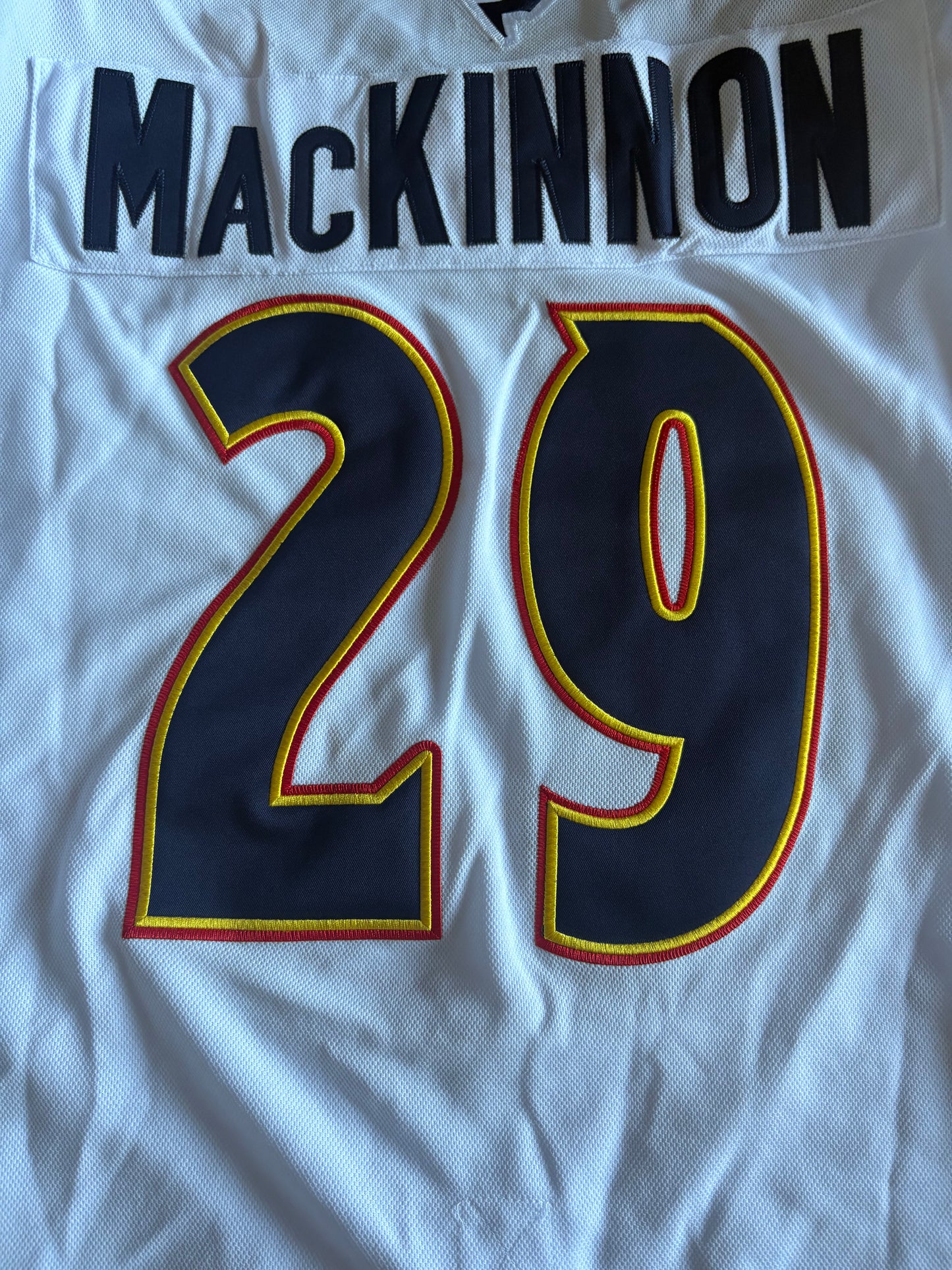 Colorado Avalanche NHL Shirt Size 52 MacKinnon 29 White A