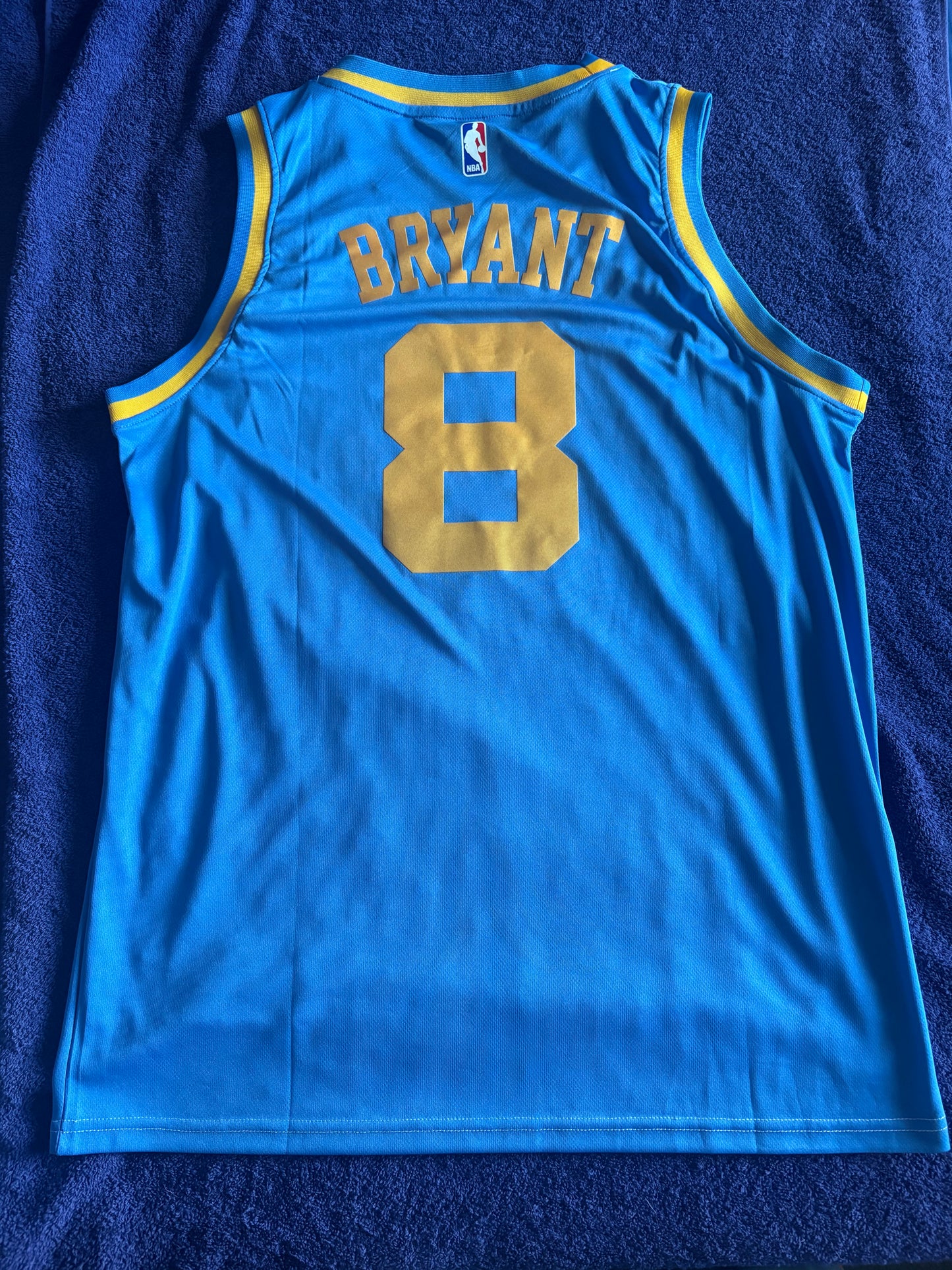 Los Angeles Lakers Fan Retro NBA Basketball Vest Large Bryant 8