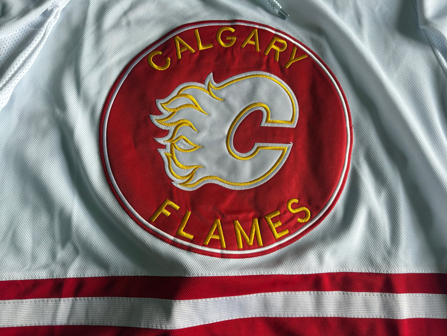 Calgary Flames NHL Shirt Size Large White Red Gaudreau 13