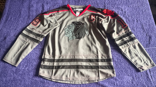CCM Reebok Chicago Blackhawks NHL Hockey Shirt Size 50 Toews 19 C
