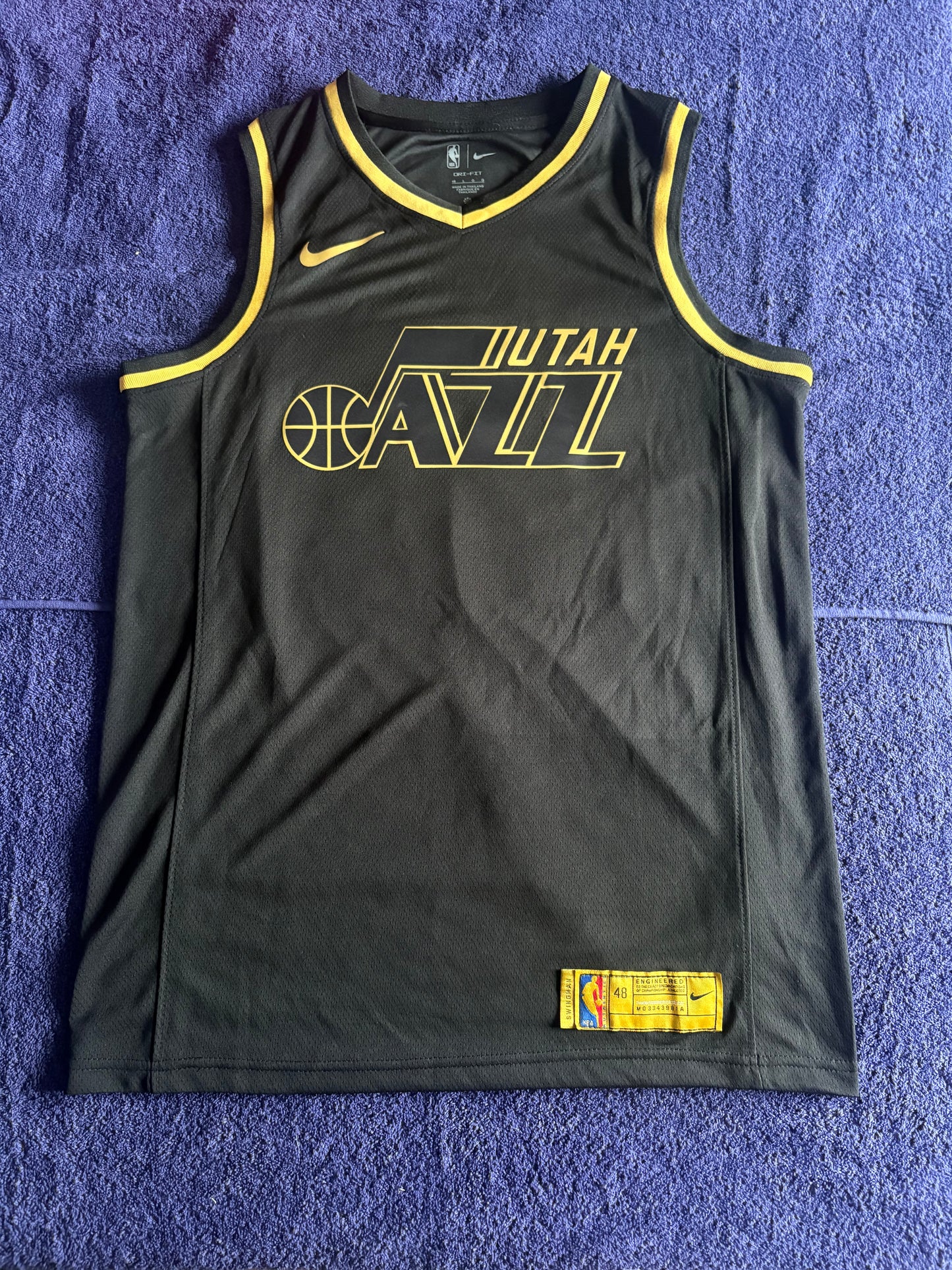 Utah Jazz Fan Retro NBA Basketball Vest Large Malone 32