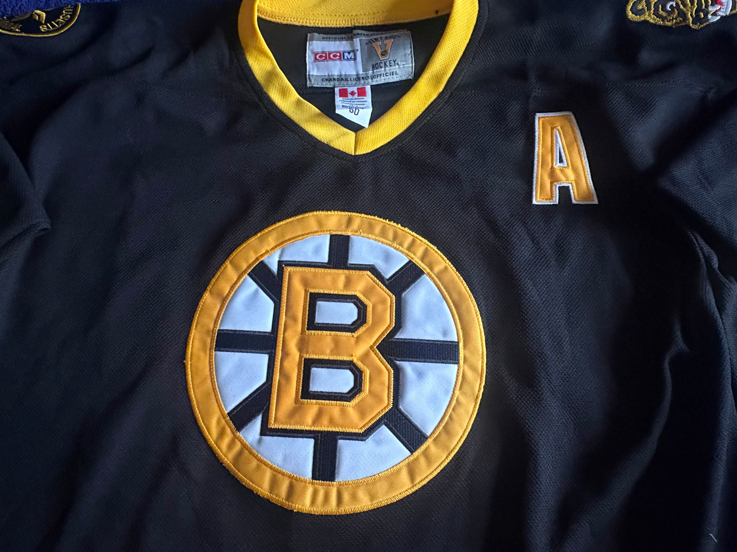 CCM Heroes of Hockey Boston Bruins NHL Hockey Shirt Size 50 Orr 4 A
