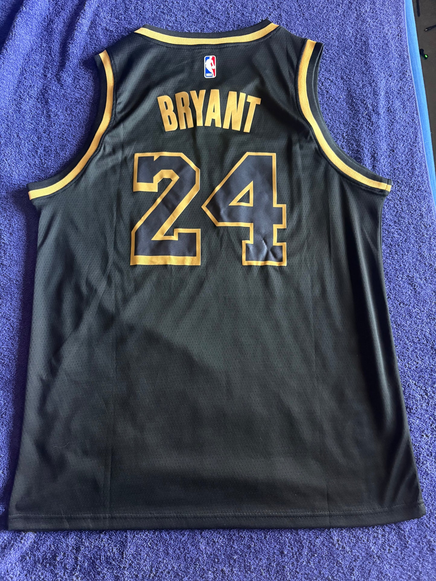 Los Angeles Lakers Fan Retro NBA Basketball Vest Large Bryant 24