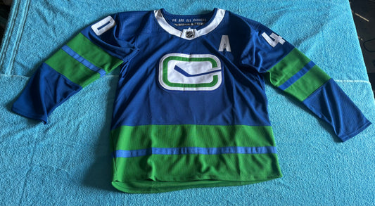 Vancouver Canucks NHL Shirt Blue Size Large Pettersson Blue A 40