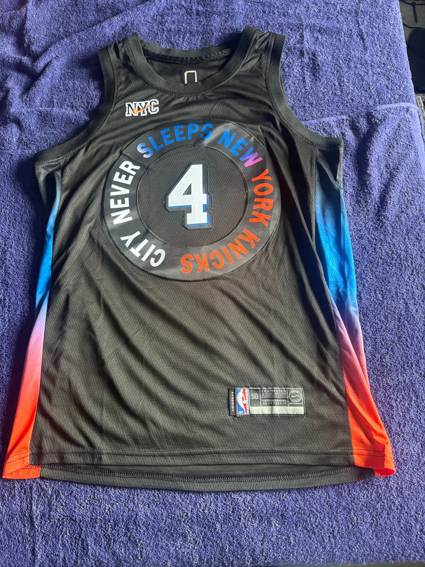 New York Knicks City Never Sleeps Basketball Vest Large Rose 4 Size 50