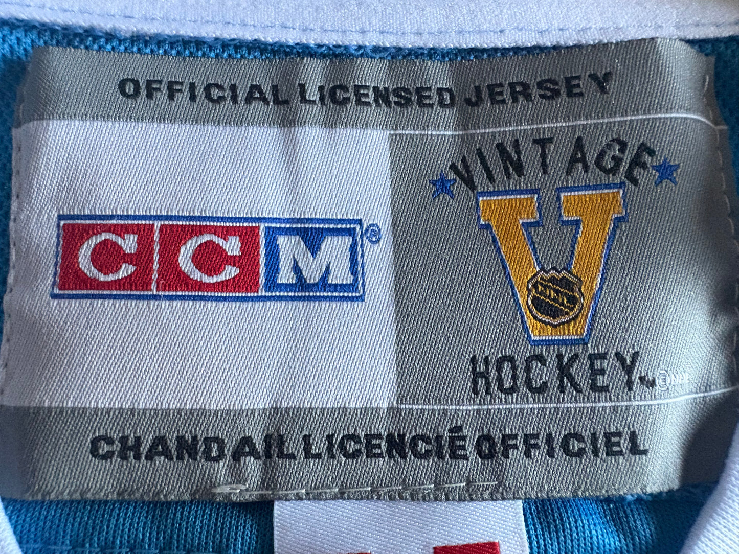 Colorado Avalanche NHL Shirt Size Large MacKinnon 29 Blue A