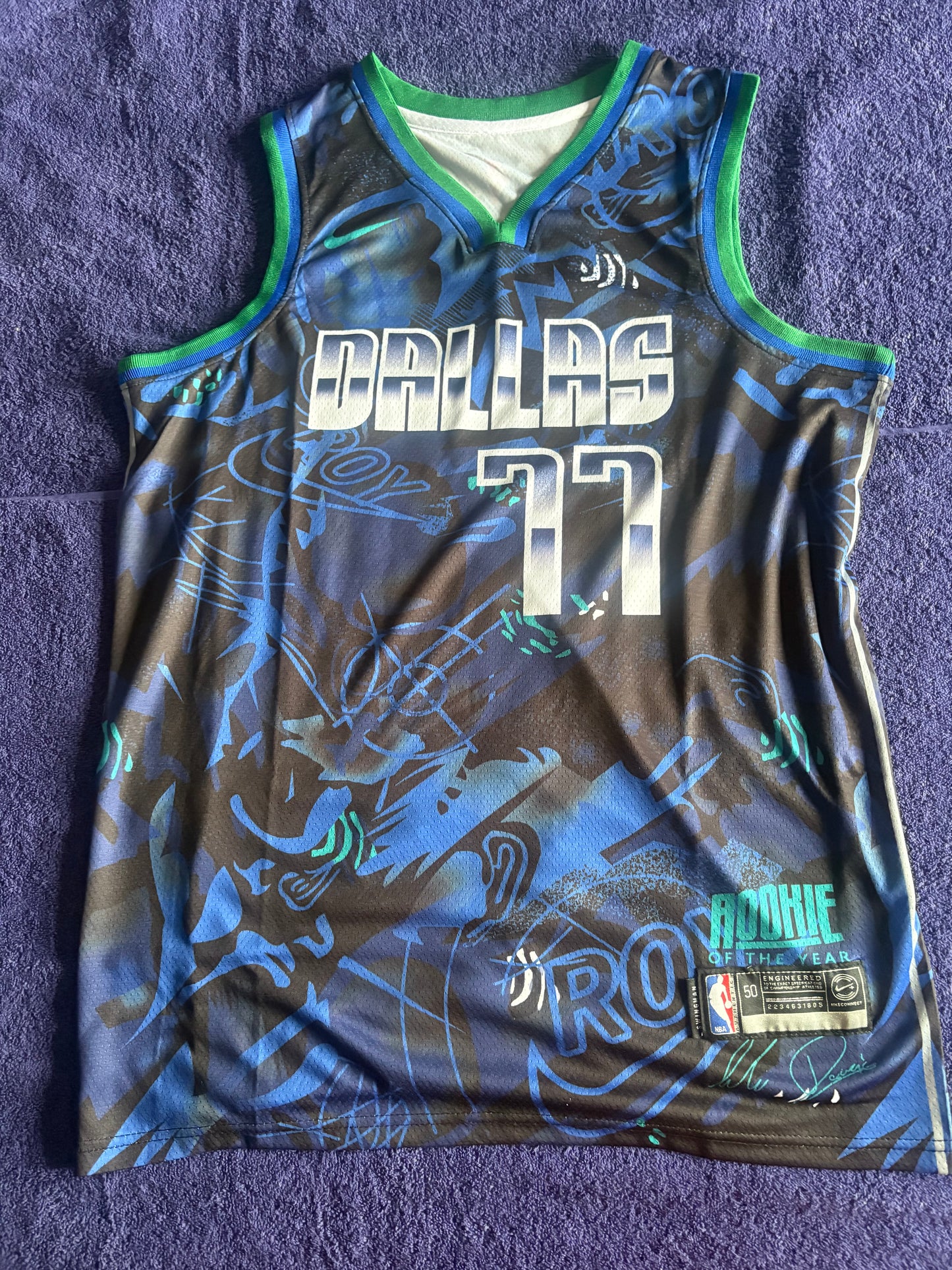 Dallas Mavericks Retro Fan NBA Basketball Vest Size 50 Doncic 77