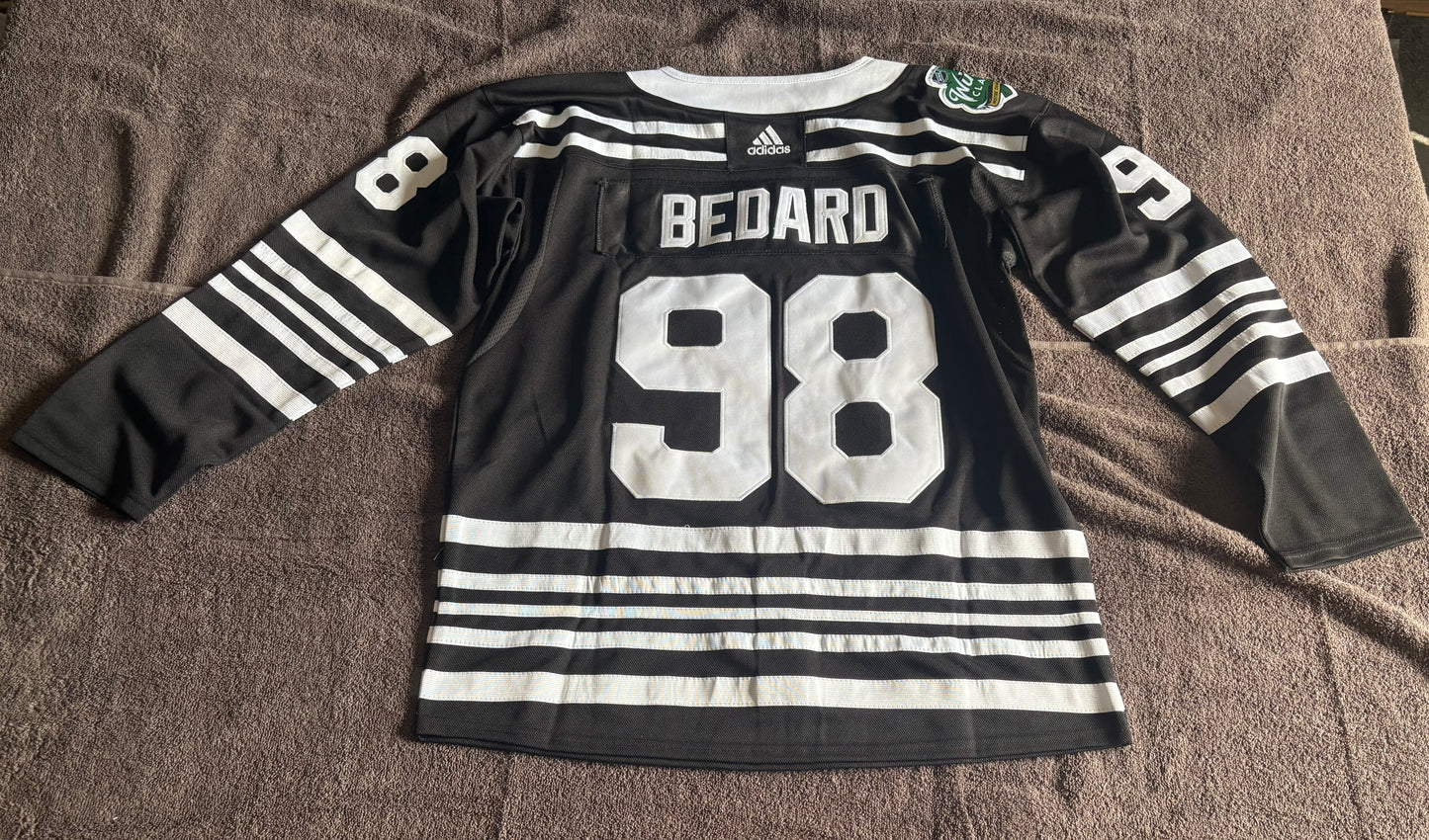 Chicago Blackhawks NHL Shirt Size Medium Black Bedard 98 Winter Classic Throwback