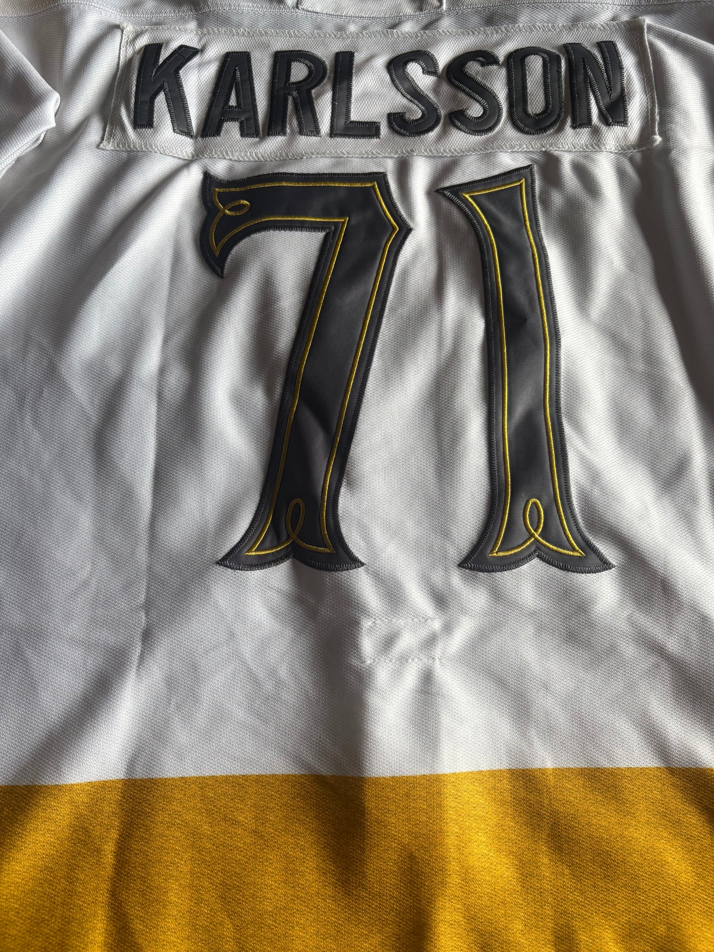 Las Vegas Golden Knights NHL Shirt Size Large White Karlsson 71