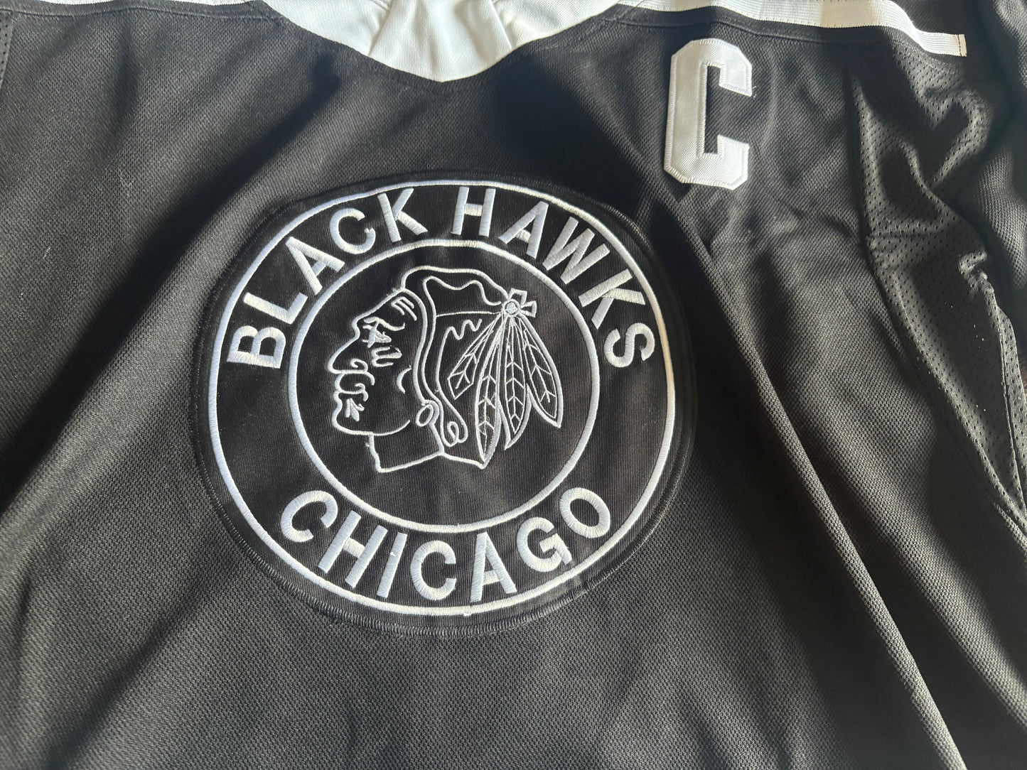 Chicago Blackhawks NHL Shirt Size Medium Black Bedard 98 Winter Classic Throwback