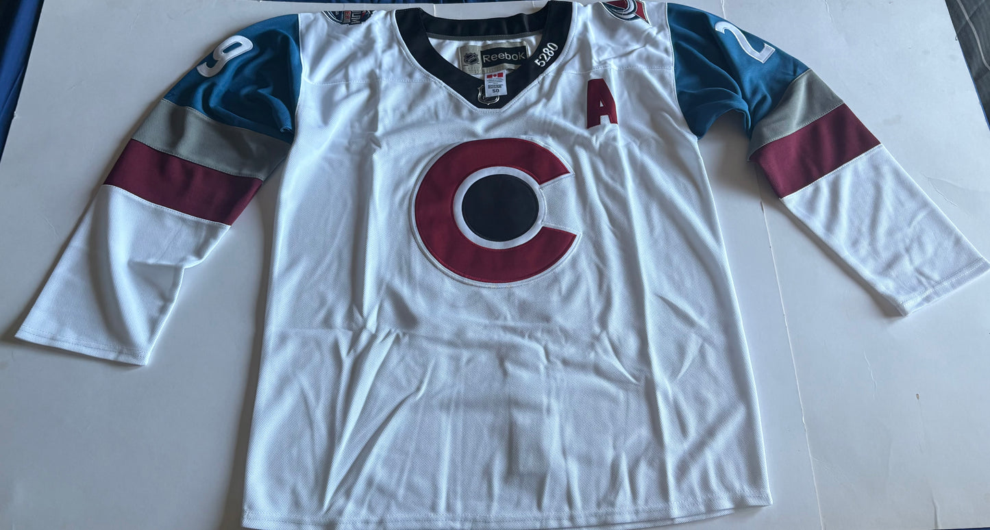 Colorado Avalanche NHL Shirt Size 50 MacKinnon 29 White A