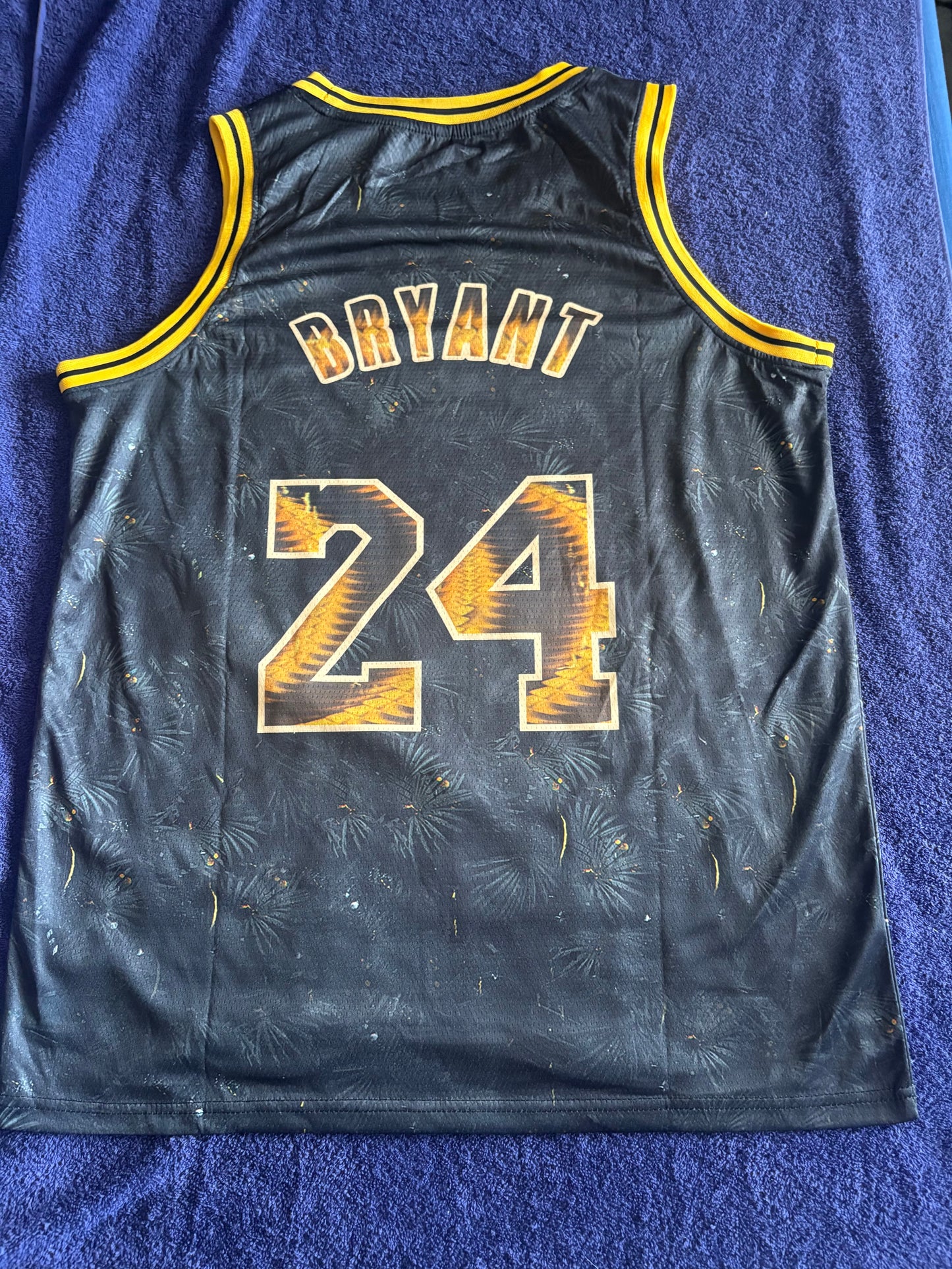 Los Angeles Lakers Fan Retro NBA Basketball Vest Large Bryant 24