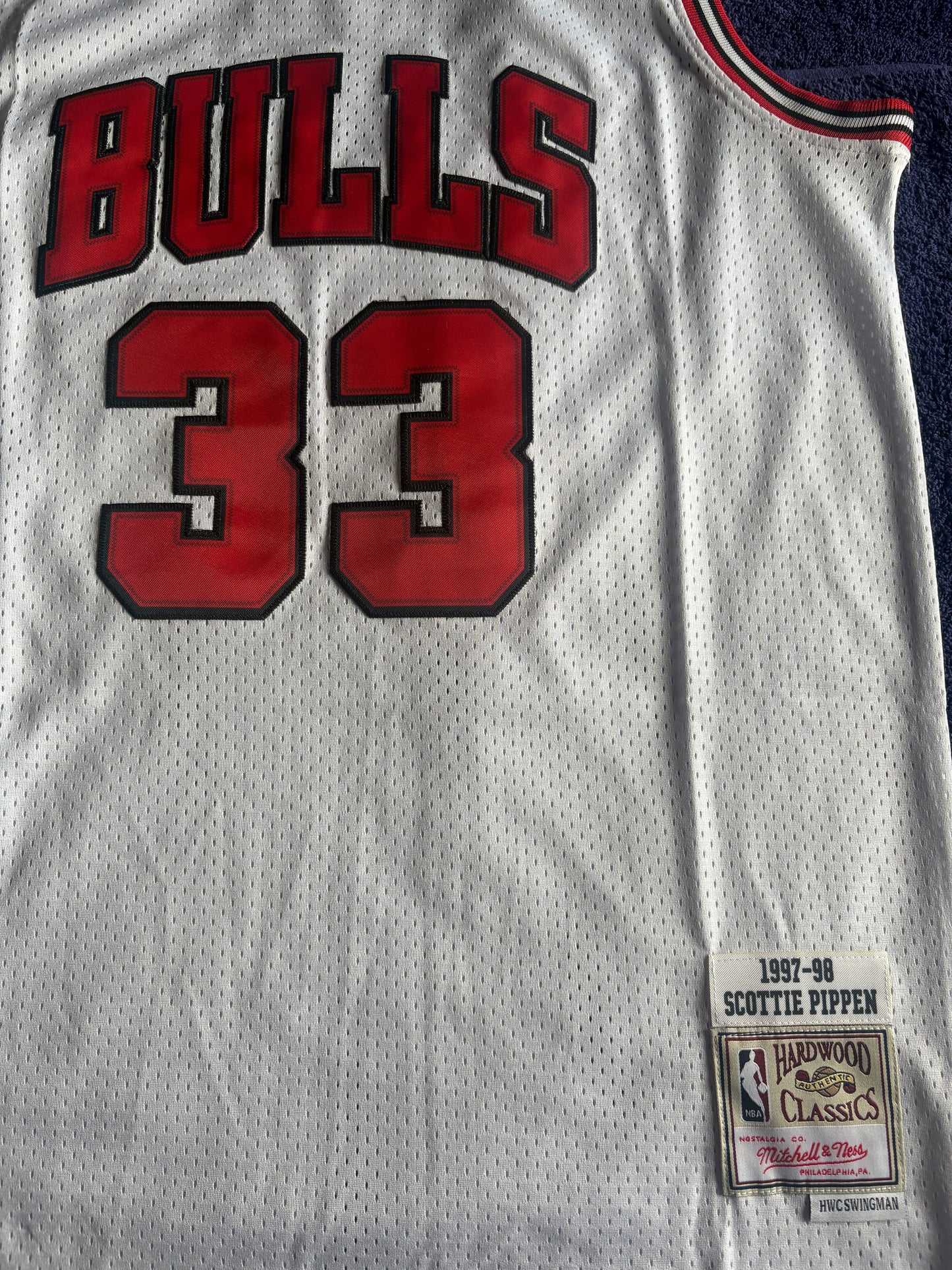 Chicago Bulls M& N NBA HardWood Classics Basketball Vest Large Pippen 33