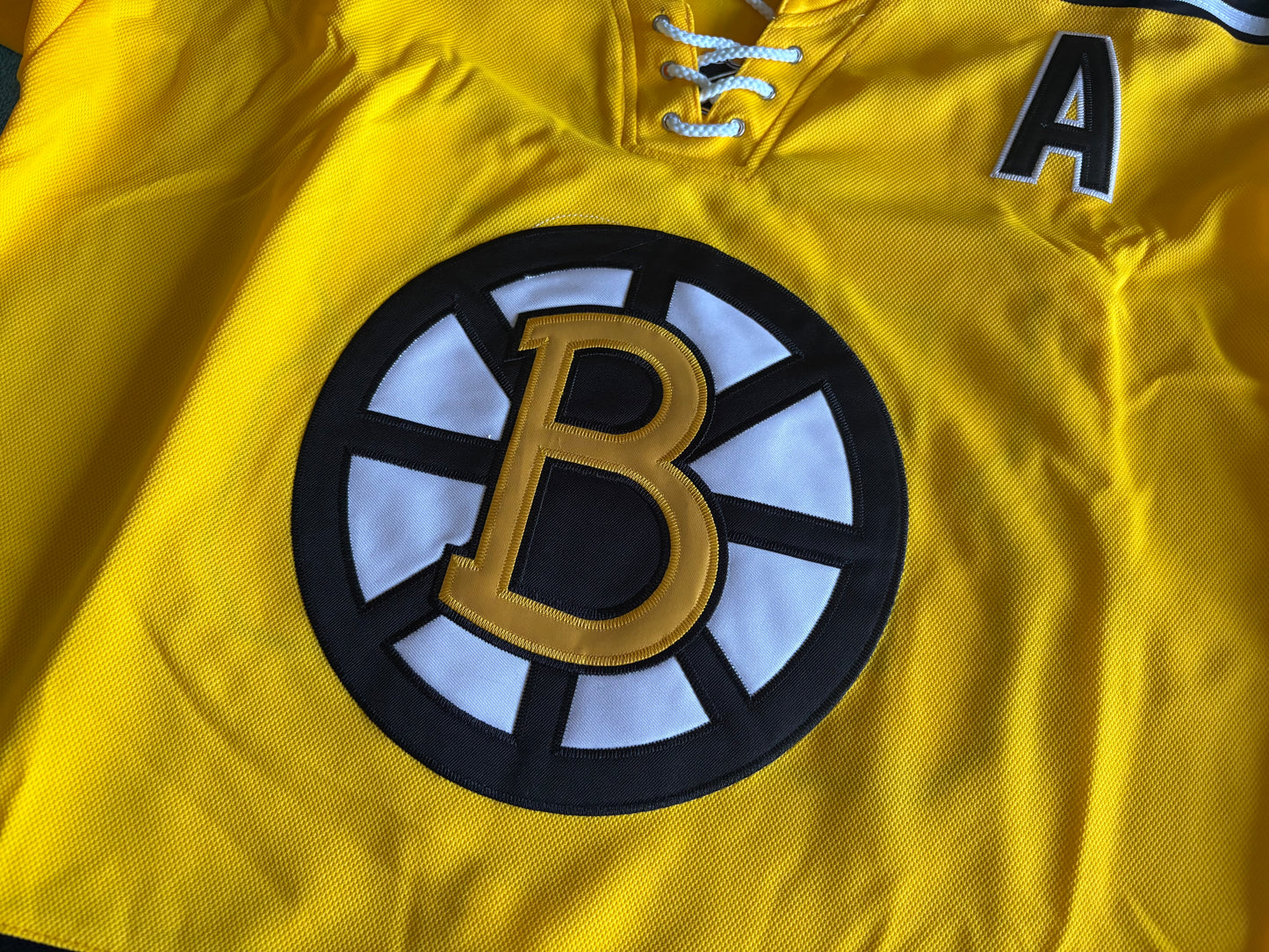 Boston Bruins CCM Reebok Yellow & Black Pastrnak 88 Large