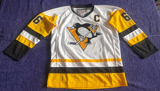 CCM Heroes of Hockey Pittsburgh Penguins NHL Hockey Shirt Size 50 Lemieux 66 C