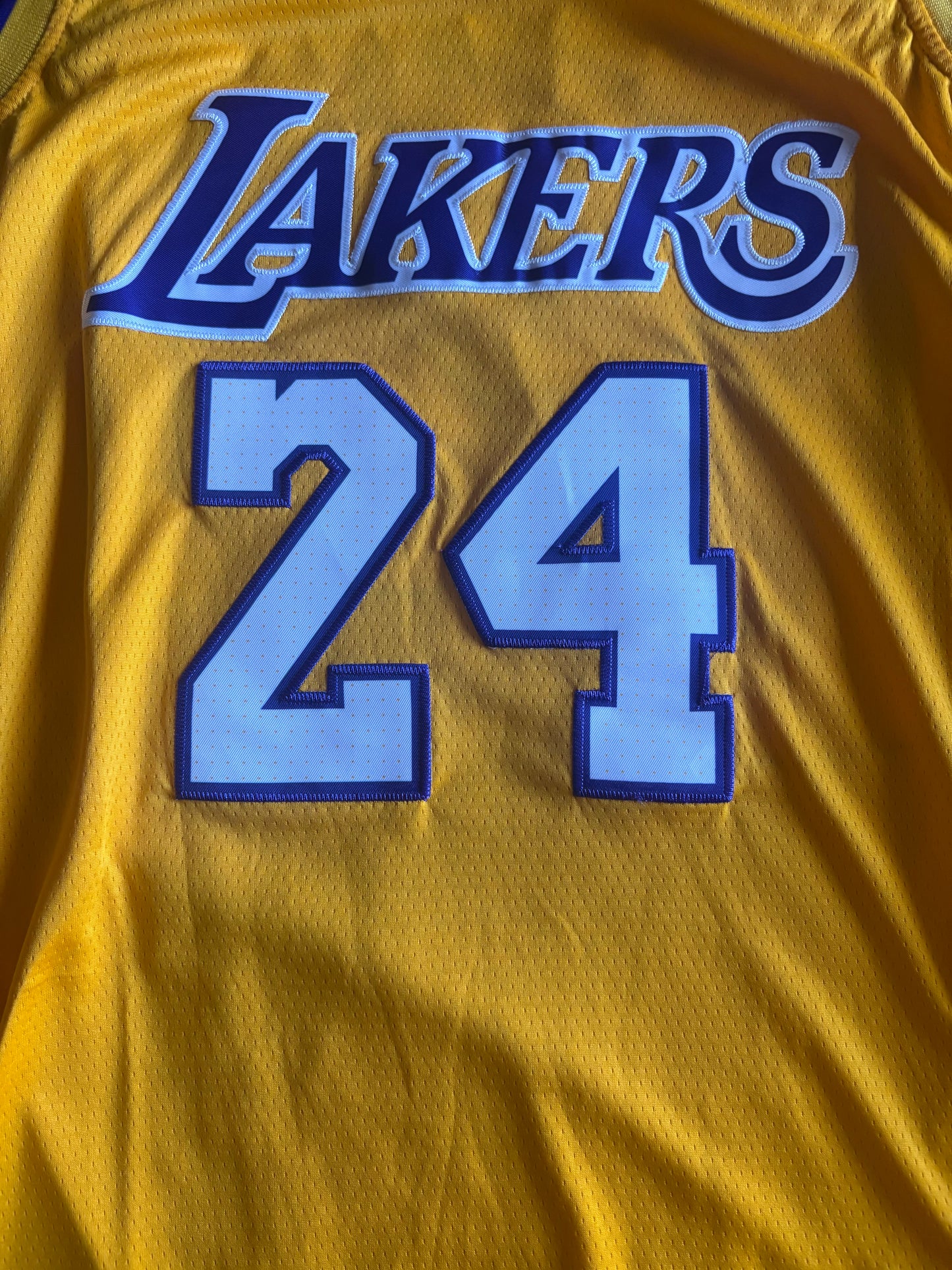 Los Angeles Lakers Basketball Vest Large Bryant 24