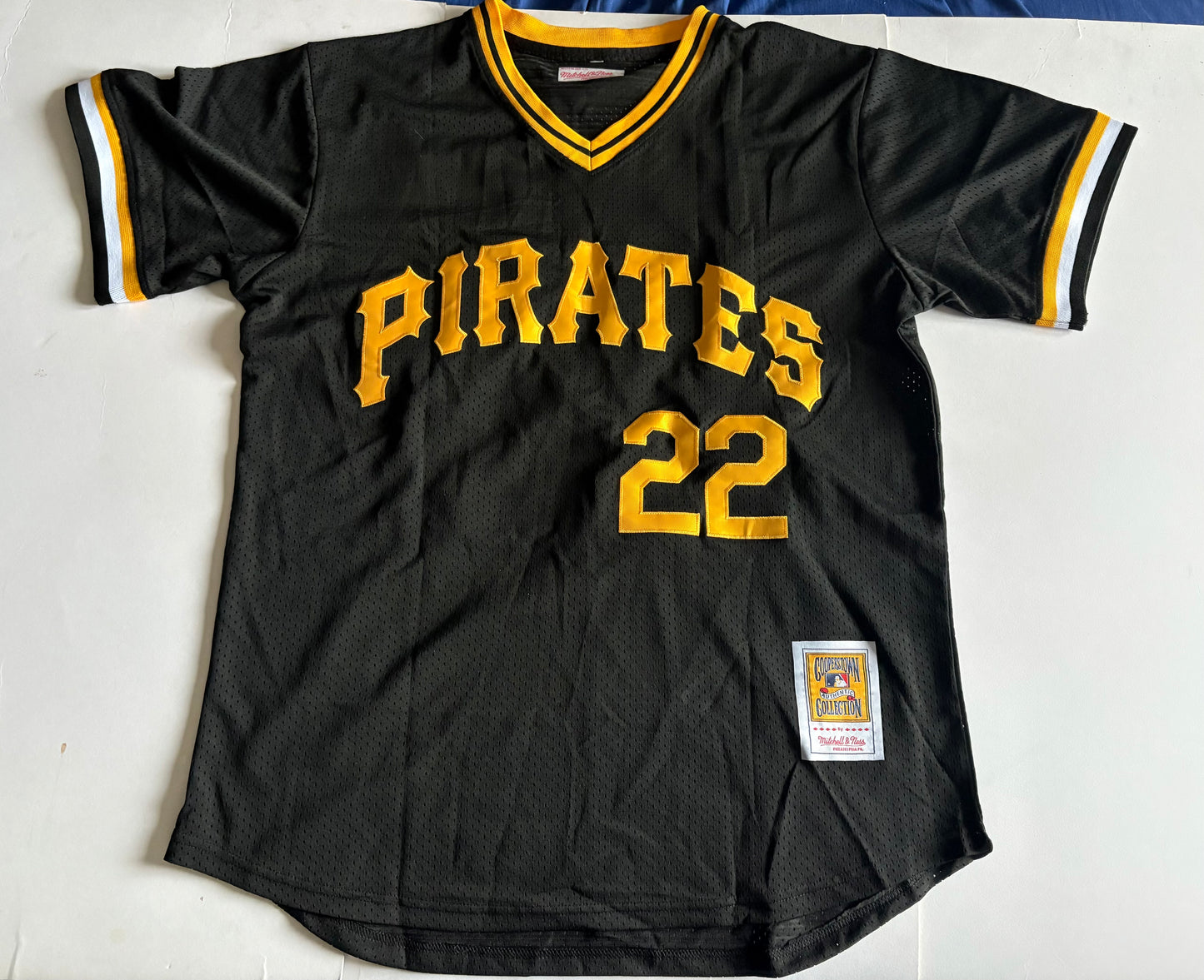 Pittsburgh Pirates MLB Baseball Shirt Large Cooperstown Collection Black 22 McCutchen