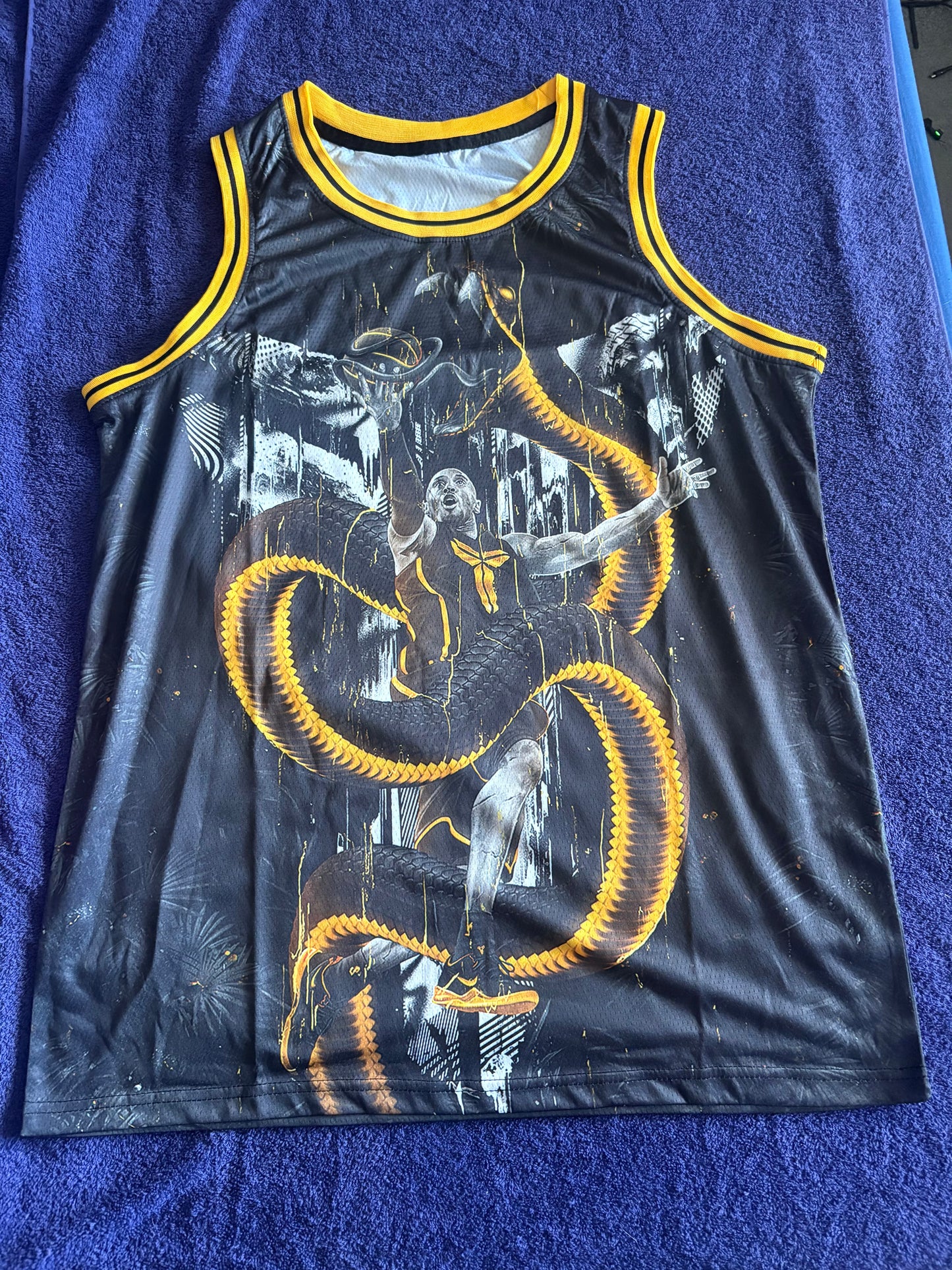 Los Angeles Lakers Fan Retro NBA Basketball Vest Large Bryant 24