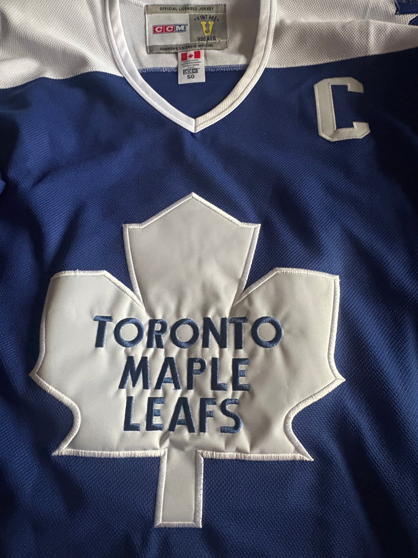 CCM Heroes of Hockey Toronto Maple Leafs NHL Hockey Shirt Size 50 Keon 14