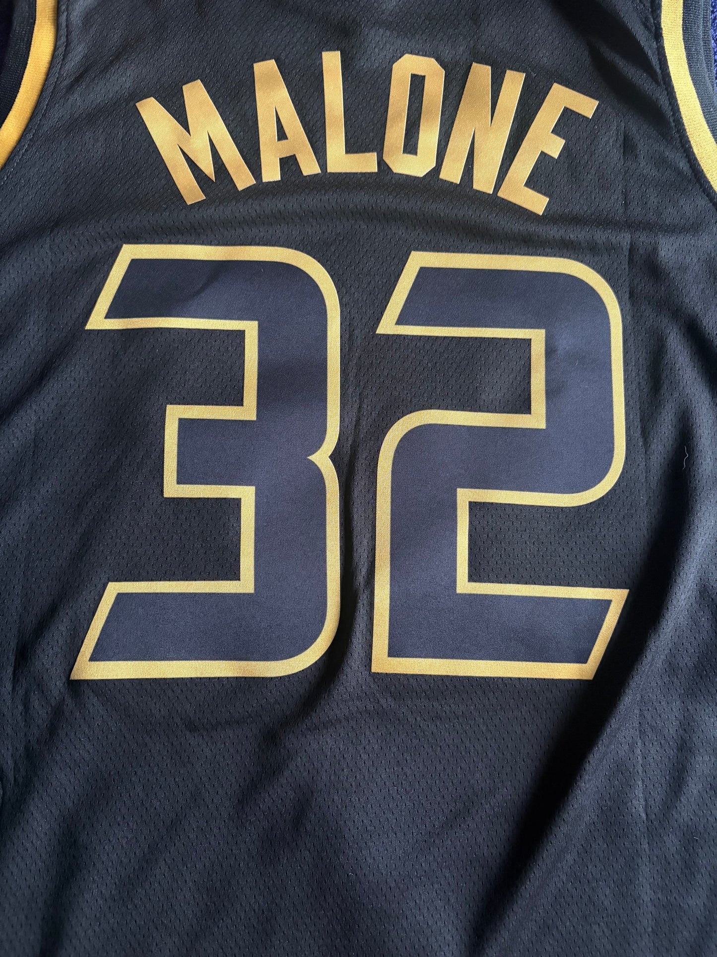 Utah Jazz Fan Retro NBA Basketball Vest Large Malone 32