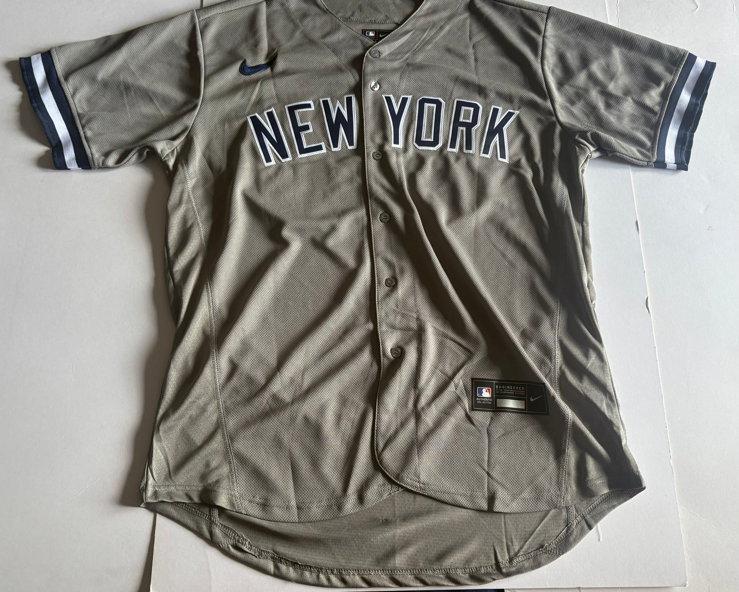 New York Yankees MLB Baseball Shirt Large Grey Judge 99