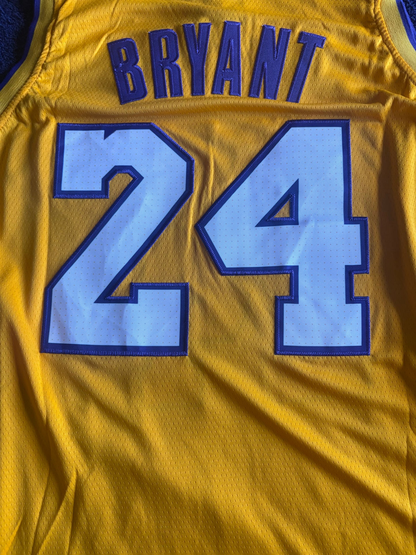 Los Angeles Lakers Basketball Vest Large Bryant 24