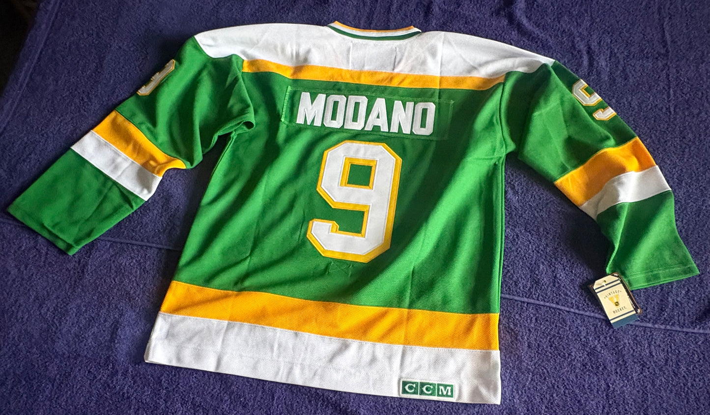 CCM Heroes of Hockey Minnesota Northstars NHL Hockey Shirt Size 50 Modano 9