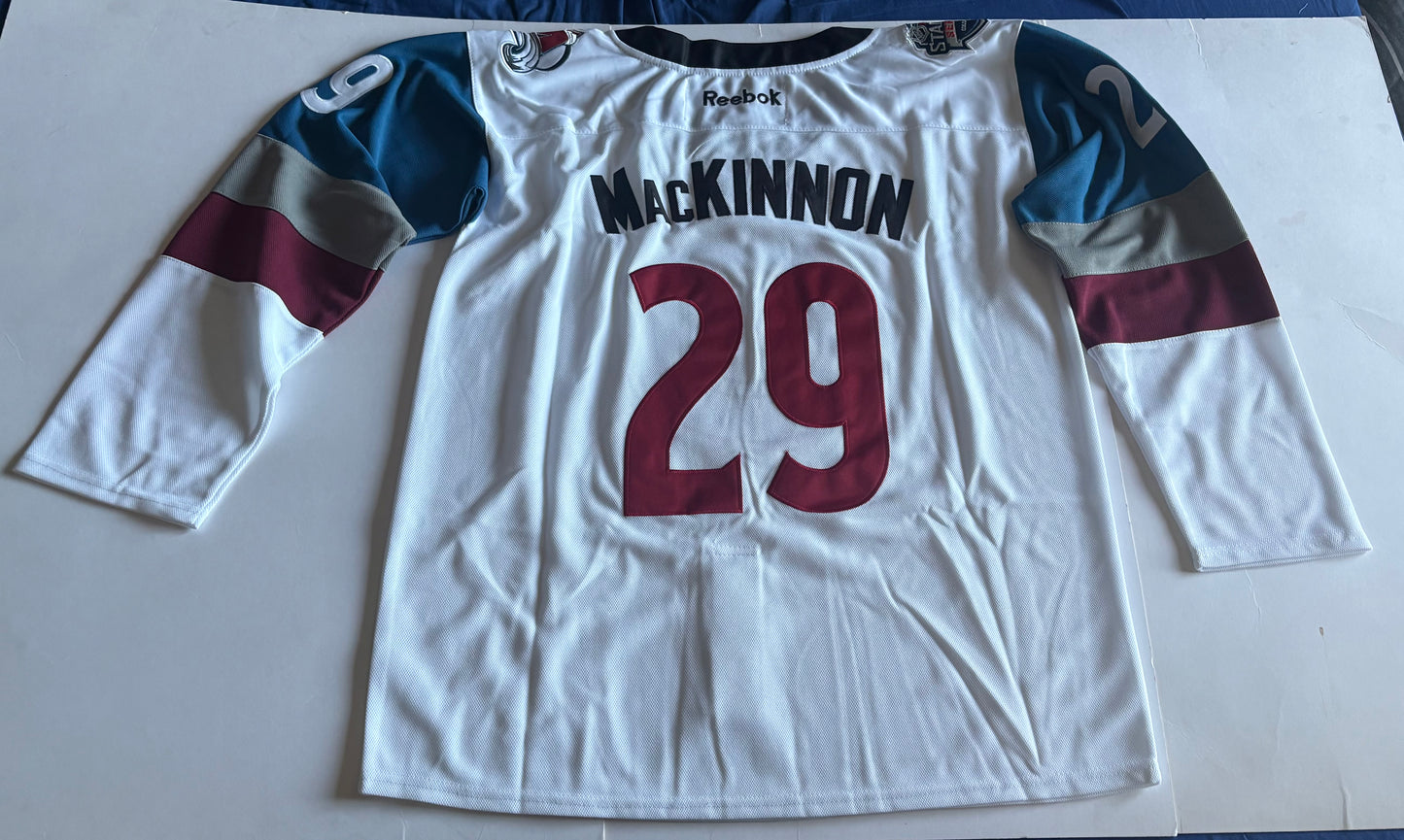 Colorado Avalanche NHL Shirt Size 50 MacKinnon 29 White A