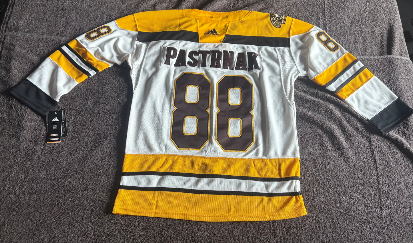 Boston Bruins Vintage NHL Shirt Size Large Pastrnak 88 A Black & Yellow