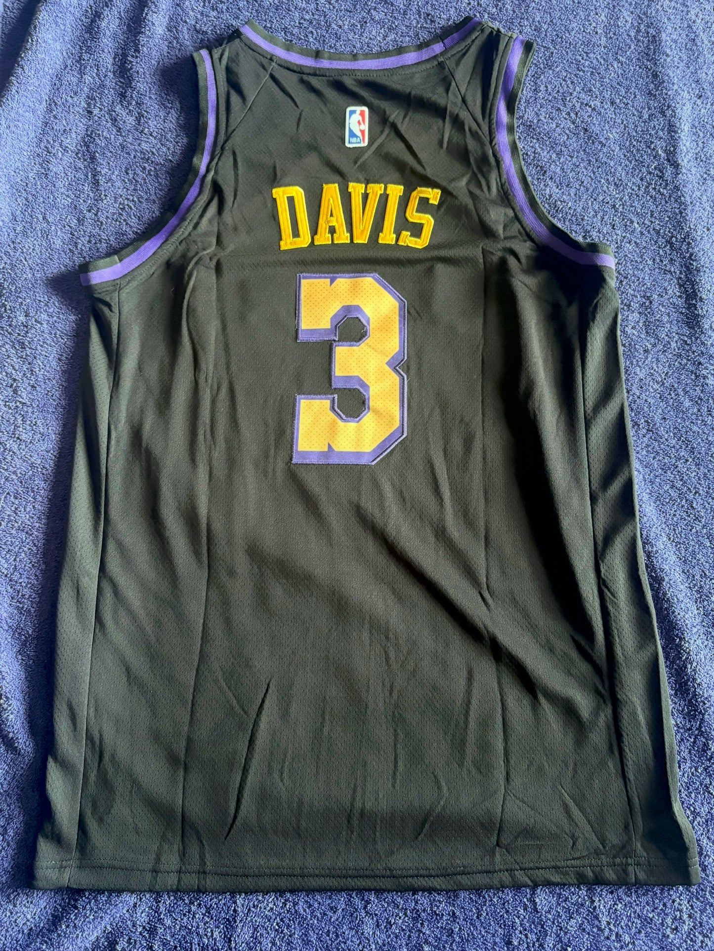 Los Angeles Lakers Basketball Vest Large Davis 3