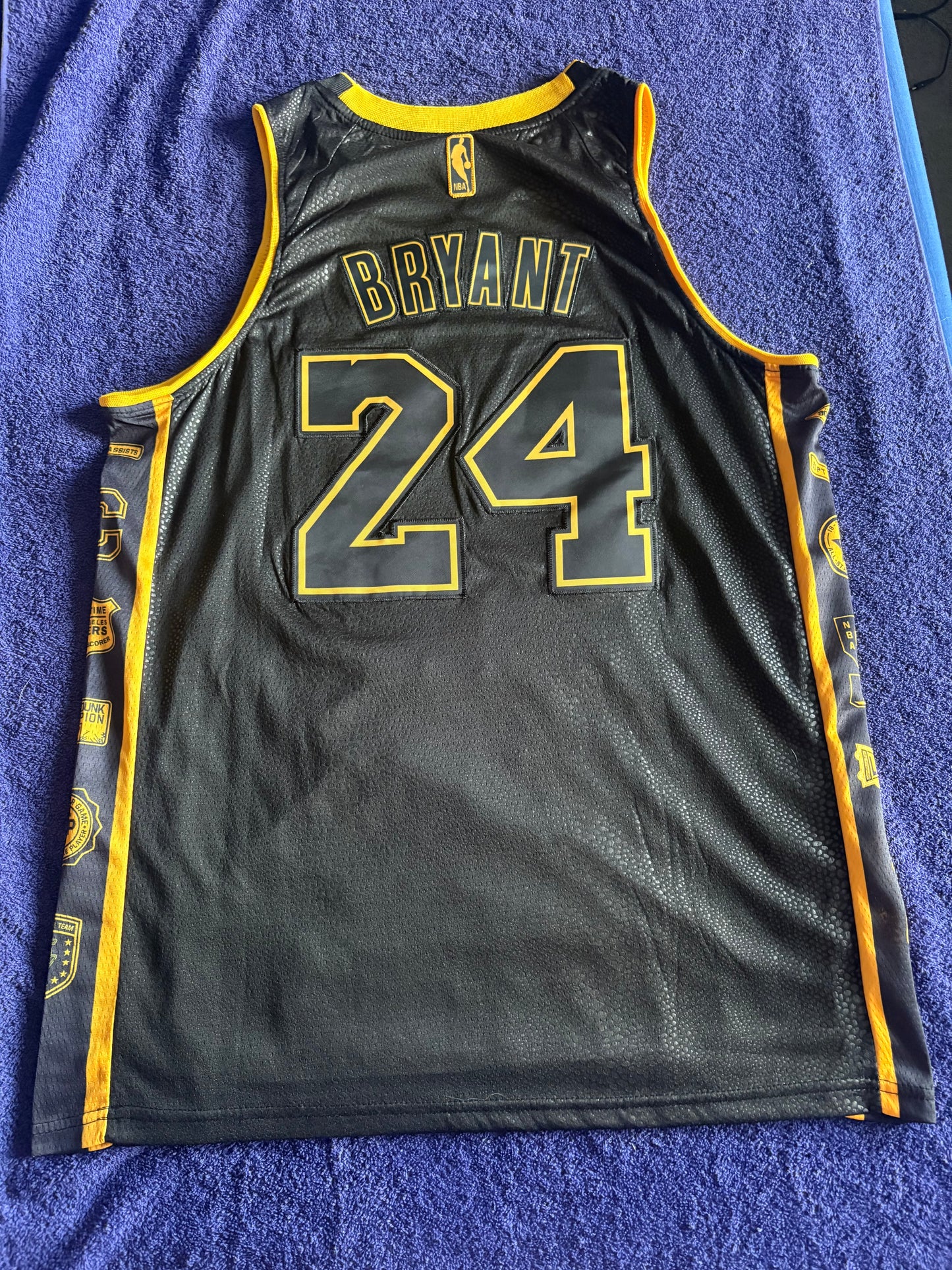 Los Angeles Lakers Fan Retro NBA Basketball Vest Large Bryant 24