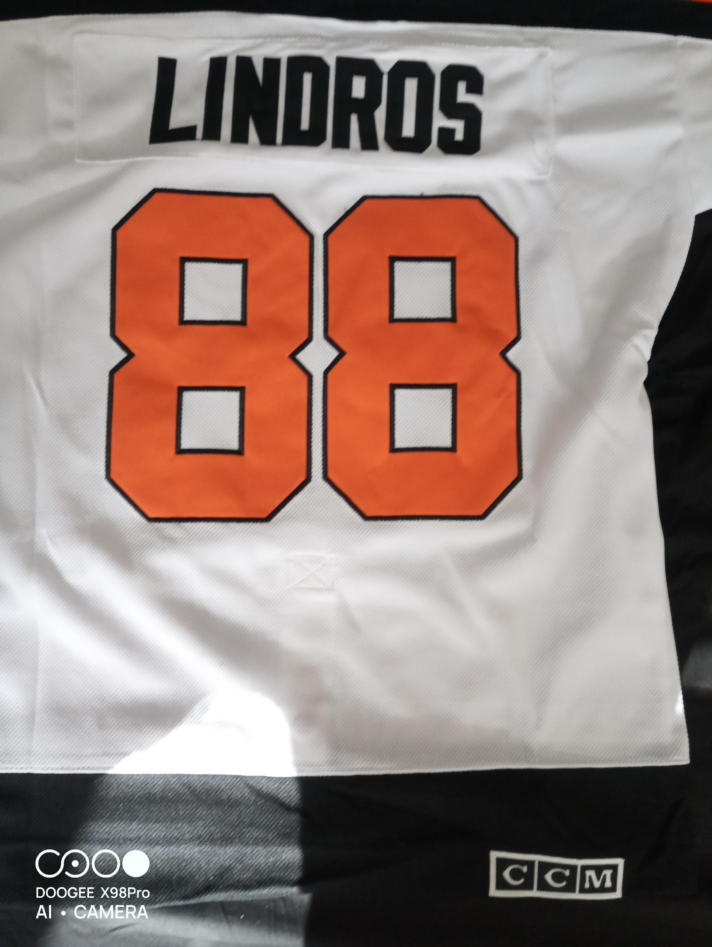 CCM Philadelphia Flyers Lindros Shirt White Large