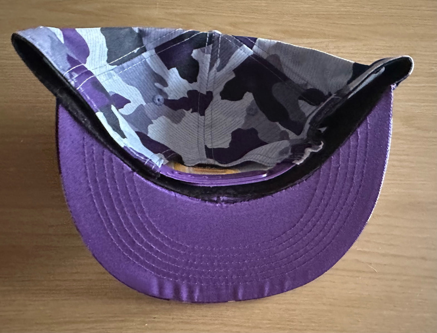 LSU Tigers  NCAA SnapBack Camo Baseball Cap Multicolour New With Sticker