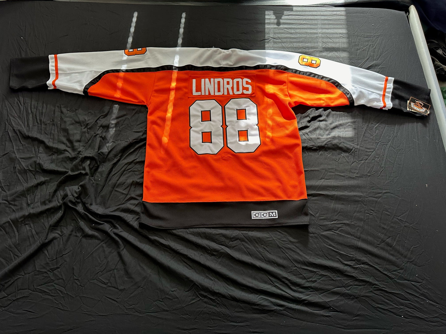 CCM Philadelphia Flyers Lindros Shirt Large