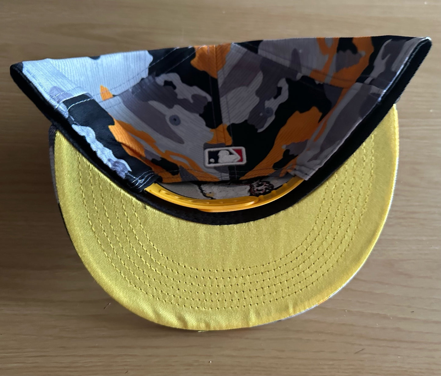 Pittsburgh Pirates MLB SnapBack Camo Baseball Cap Multicolour New With Sticker