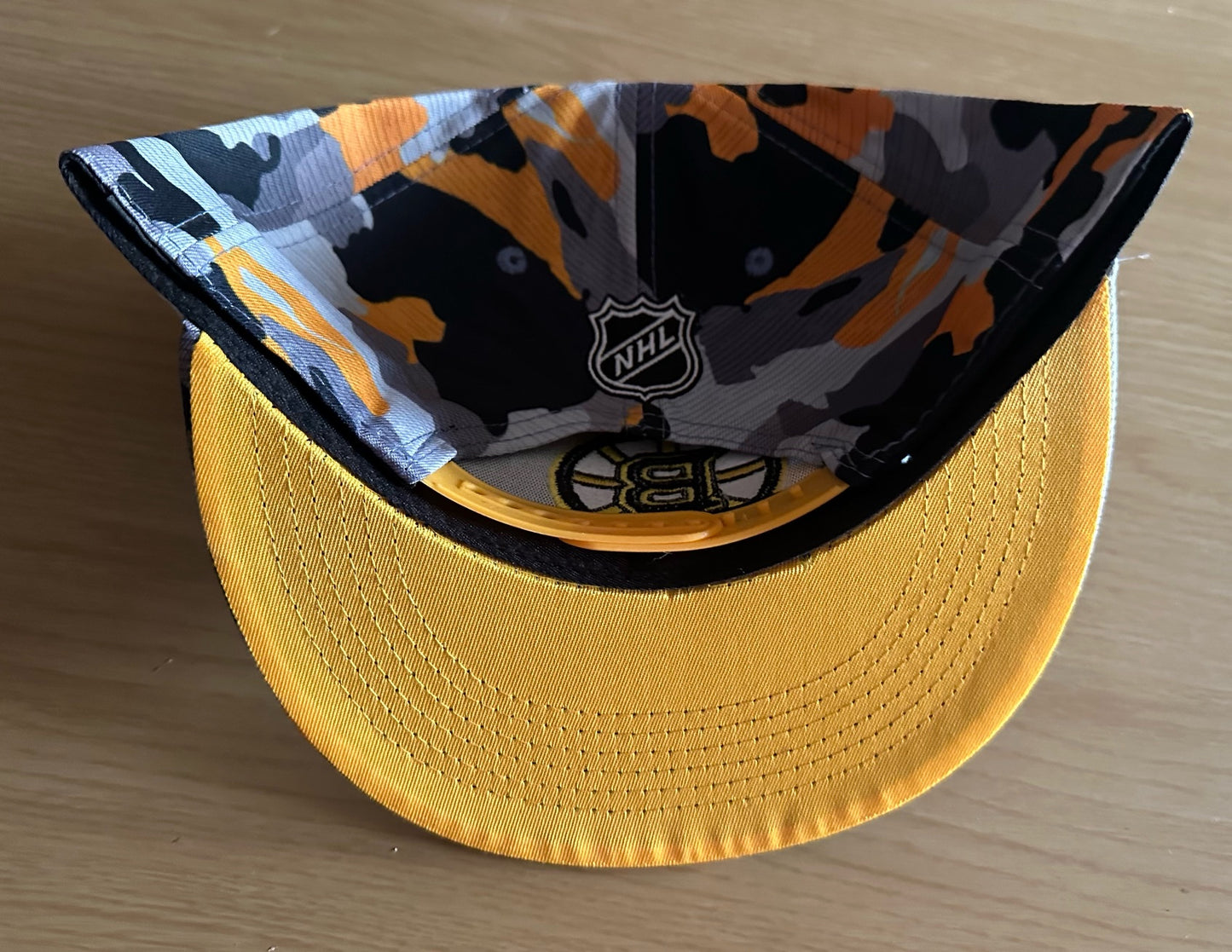 Bpston Bruins NHL SnapBack Camo Baseball Cap Multicolour New With Sticker