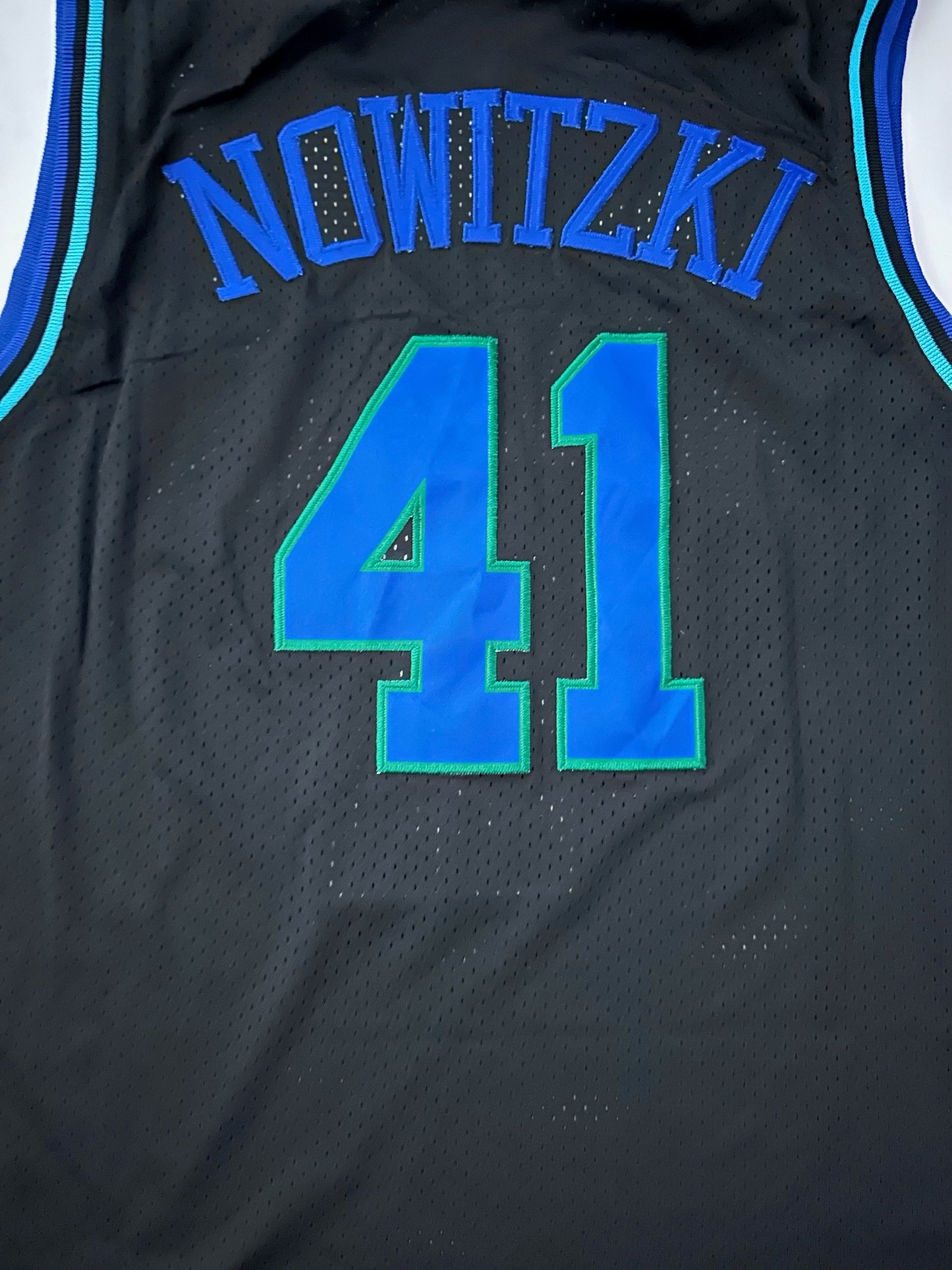 Dallas Mavericks NBA Hardwood Classics Nowitzki Basketball Vest Large 41 Black