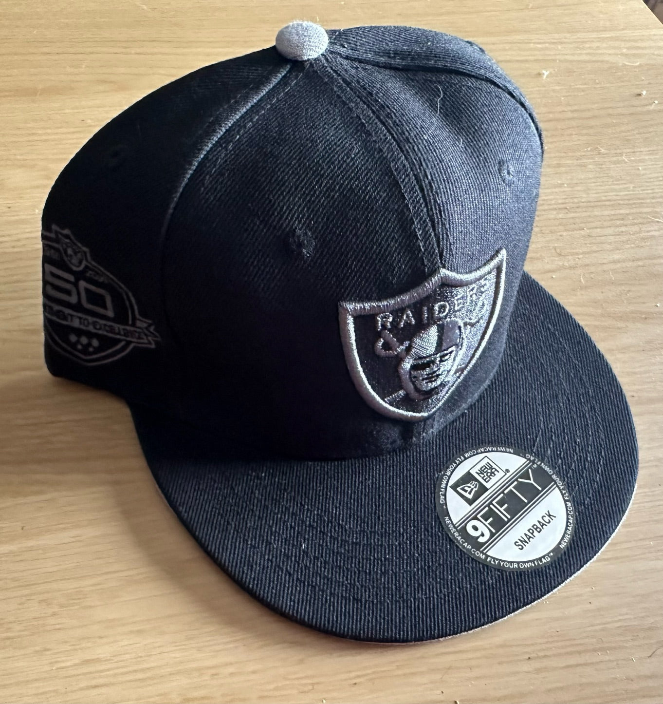 Las Vegas Raiders NFL SnapBack Baseball Cap Multicolour New With Sticker
