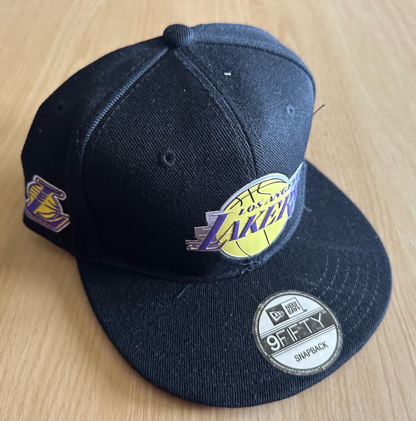 Los Angeles Lakers NBA SnapBack Baseball Cap Multicolour New With Sticker