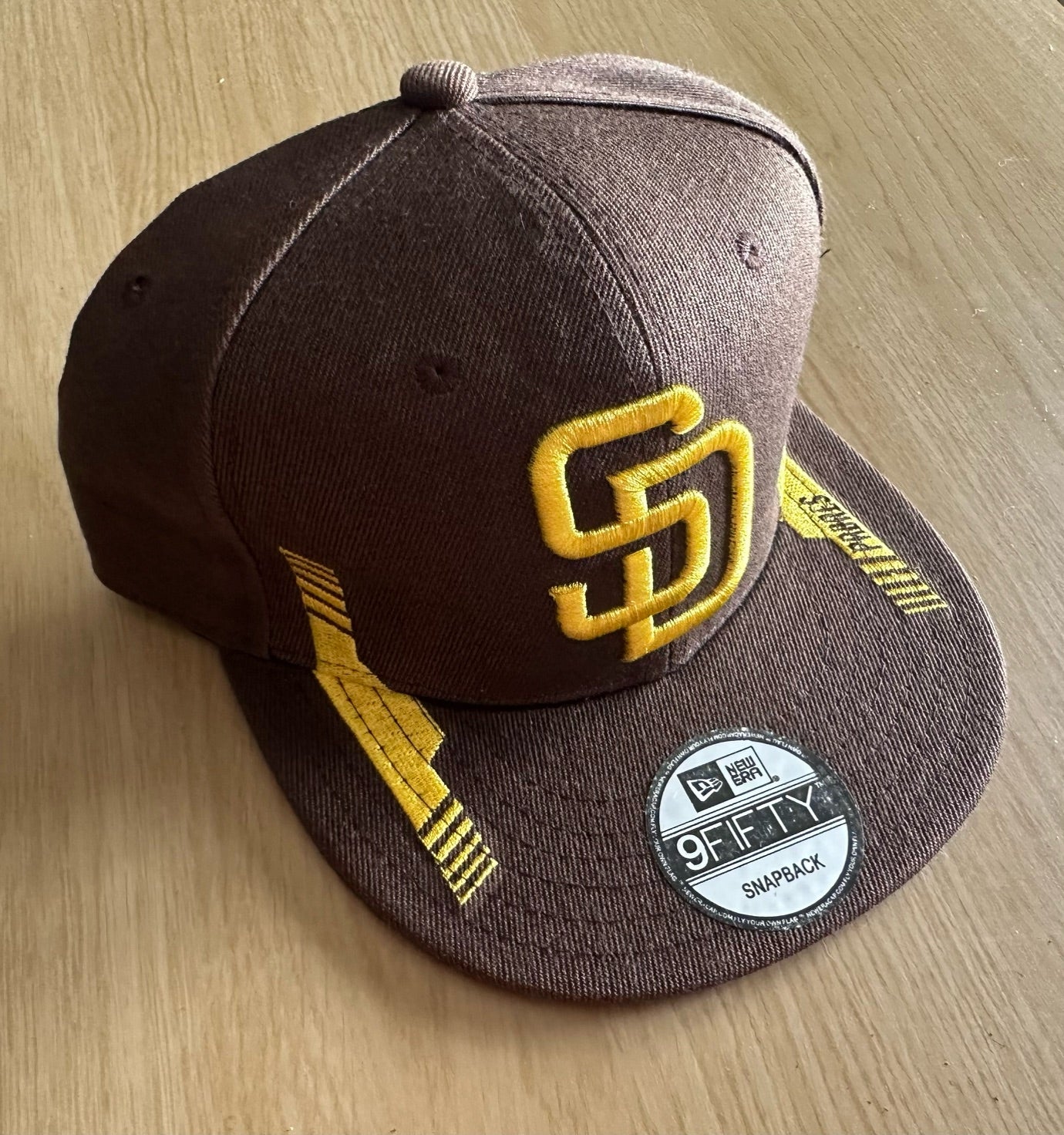 San Diego Padres MLB SnapBack Baseball Cap Multicolour New With Sitcker