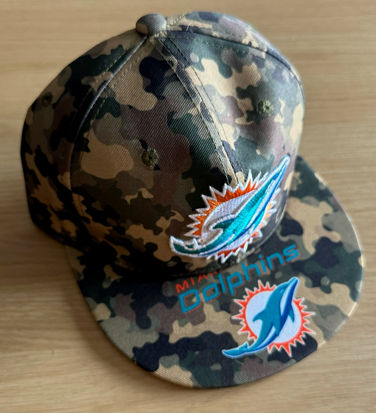 Miami Dolphins  NFL 2 Camo SnapBack Baseball Cap Multicolour New With Sticker