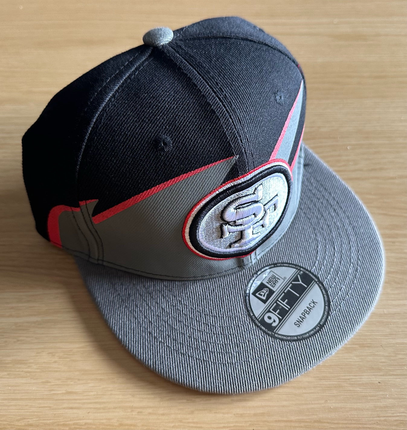 San Francisco 49ers NFL 2 Tone SnapBack Baseball Cap Multicolour New With Sticker