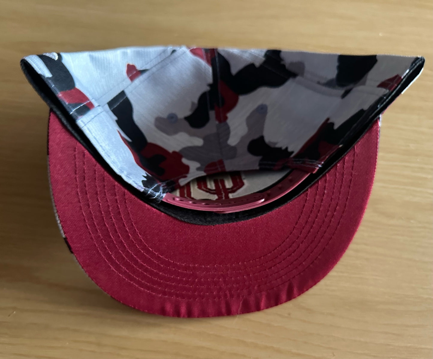 Oklahoma Sooners  NCAA SnapBack Camo Baseball Cap Multicolour New With Sticker