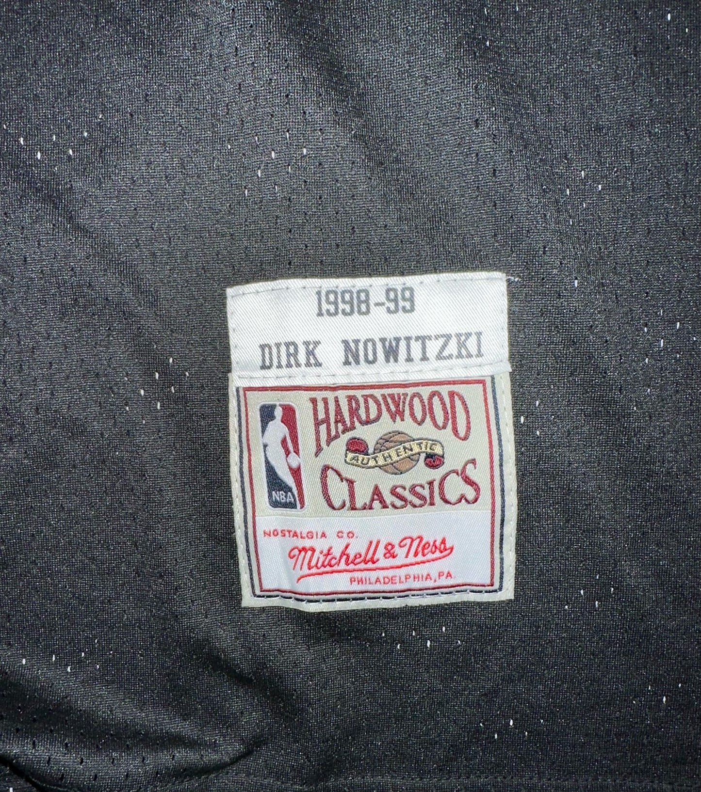 Dallas Mavericks NBA Hardwood Classics Nowitzki Basketball Vest Large 41 Black