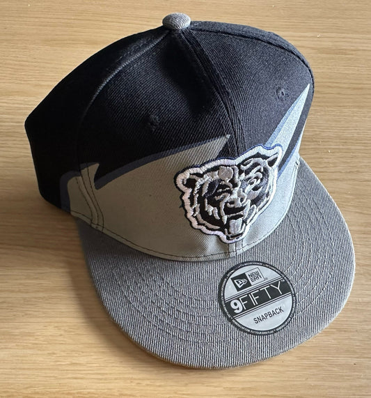 Chicago Bears  NFL 2 Tone SnapBack Baseball Cap Multicolour New With Sticker