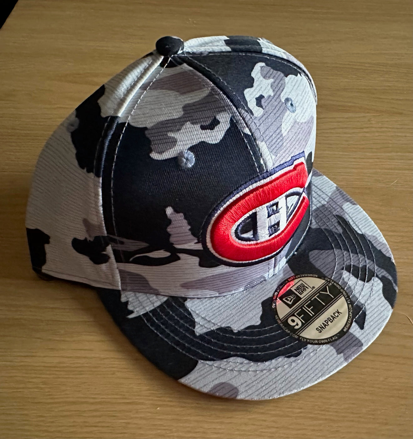 Montreal Canadiens NHL SnapBack Camo Baseball Cap Multicolour New With Sticker