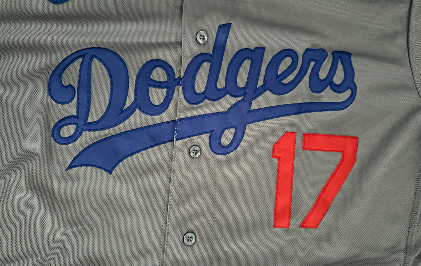 Los Angeles LA Dodgers MLB Baseball Shirt Large Ohtani 17 Grey