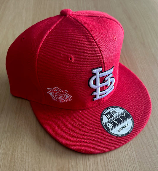 St Louis Cardinals MLB SnapBack Baseball Cap Multicolour New With Sitcker